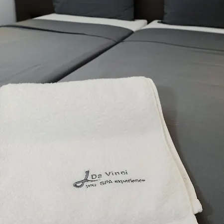 Leonardo Da Vinci Wellness Готель Бібіоне