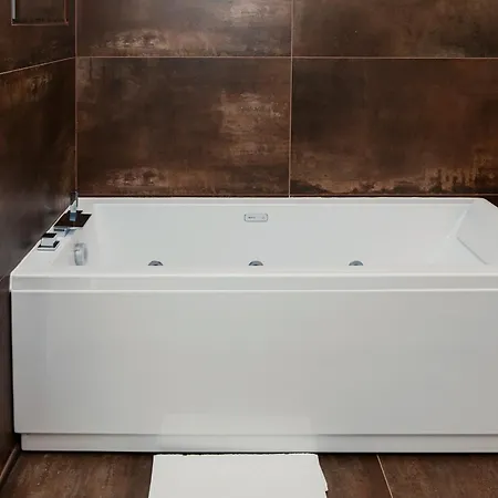 Leonardo Da Vinci Wellness Готель 3*