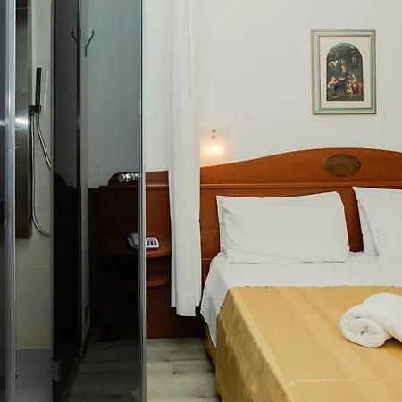 Leonardo Da Vinci Wellness Готель 3*