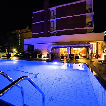 호텔 Leonardo Da Vinci Wellness 비비오네